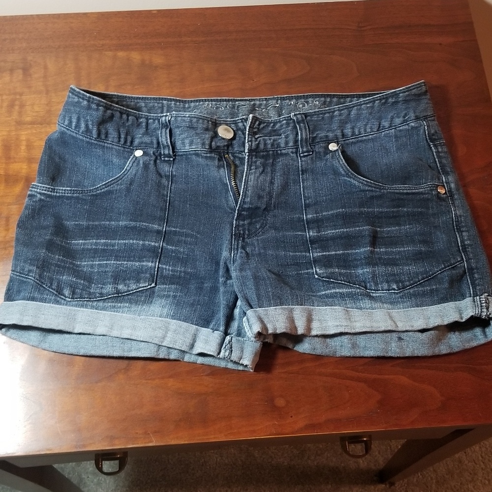 Classic jean shorts